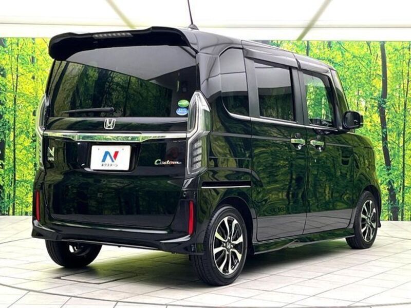 N BOX CUSTOM
