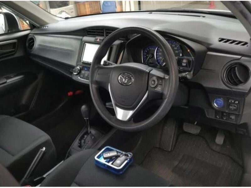 COROLLA AXIO