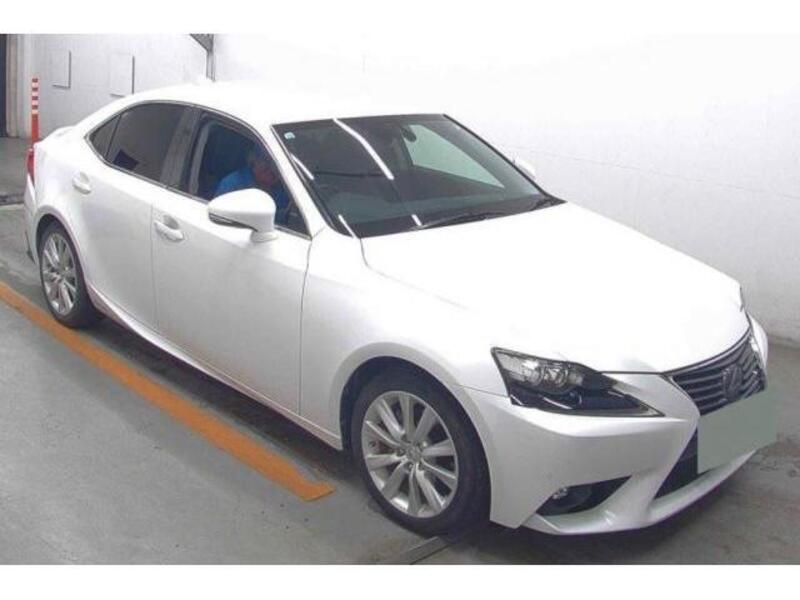 LEXUS IS