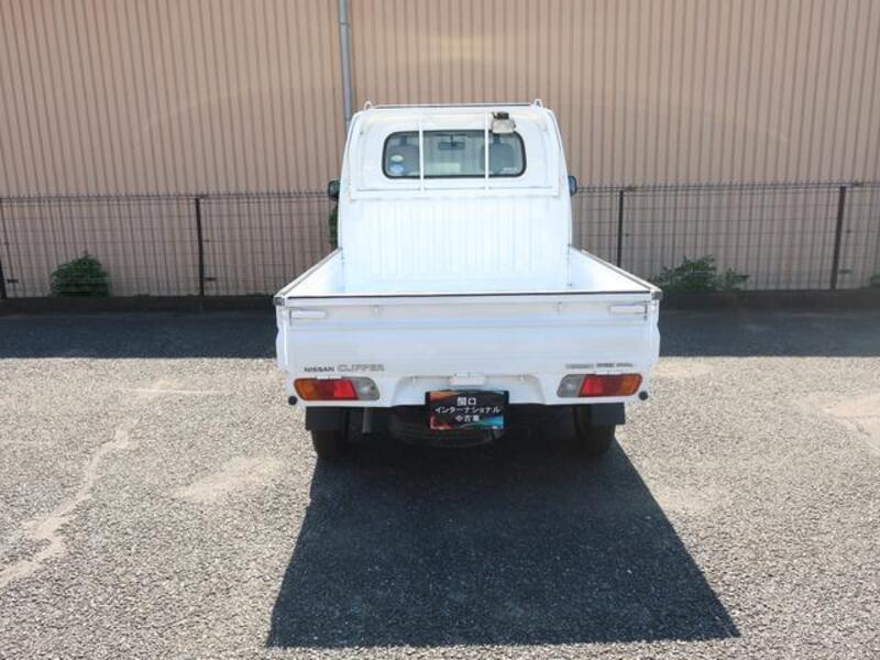 CLIPPER TRUCK