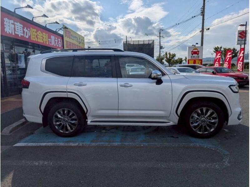 LAND CRUISER