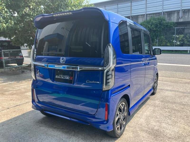 N BOX CUSTOM