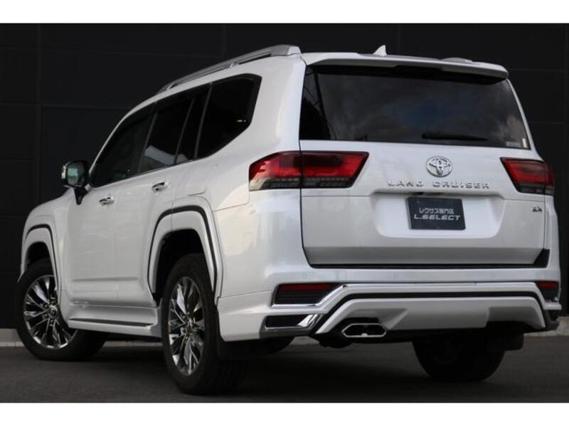 LAND CRUISER