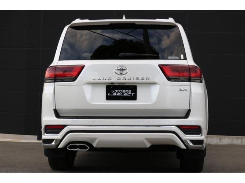 LAND CRUISER
