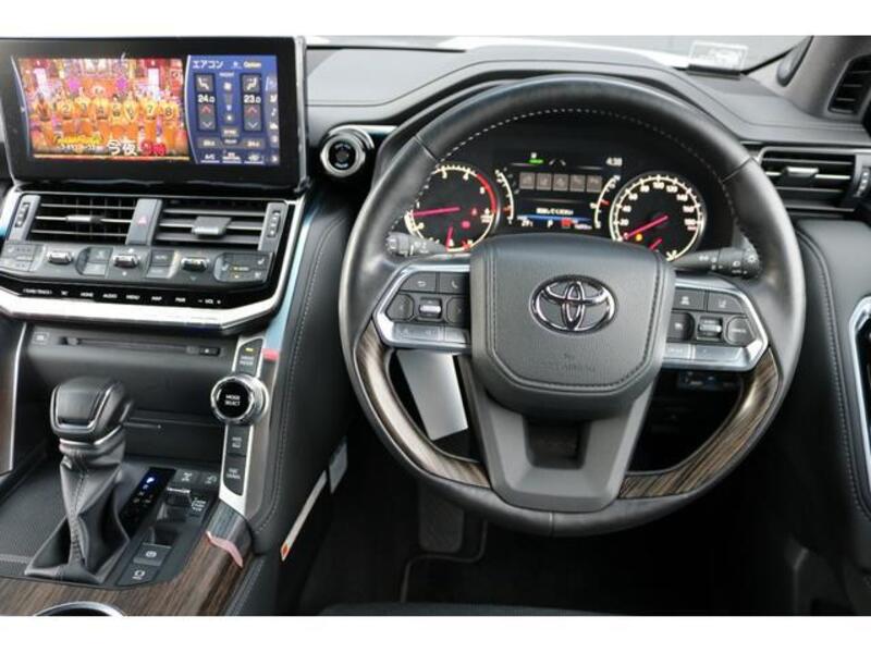 LAND CRUISER