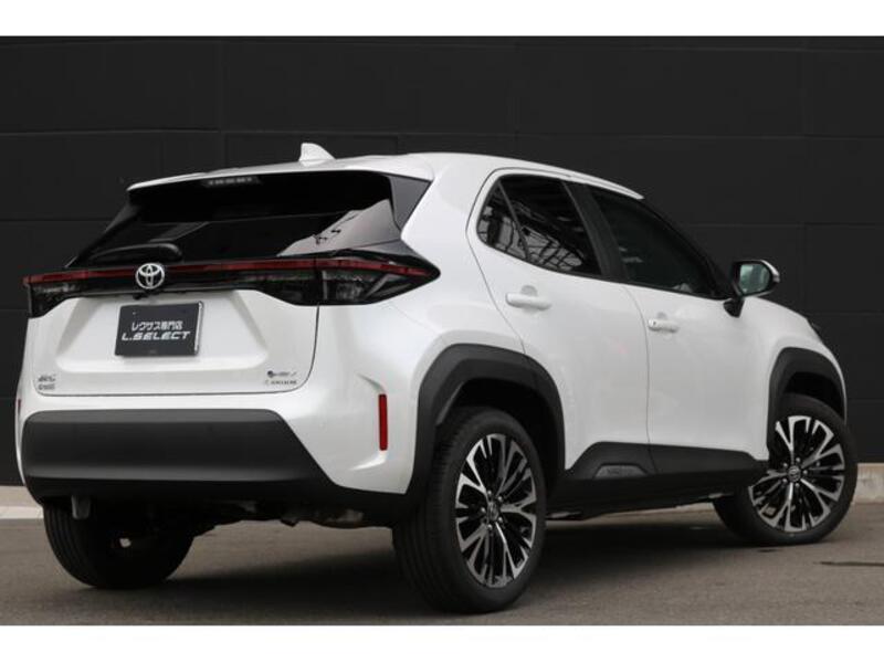 YARIS CROSS