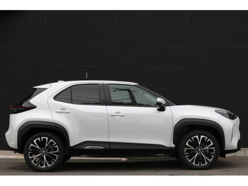YARIS CROSS