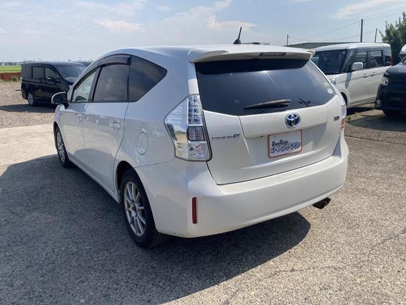 PRIUS ALPHA