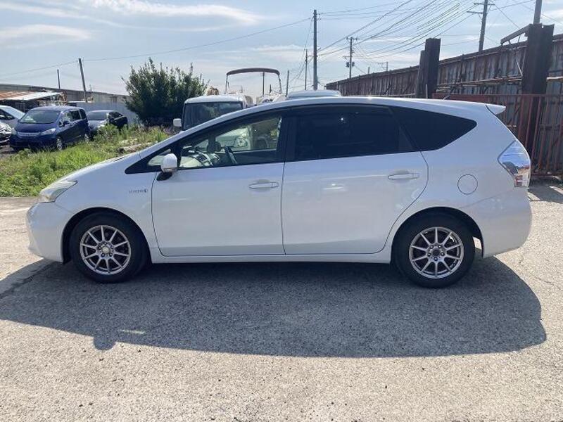 PRIUS ALPHA