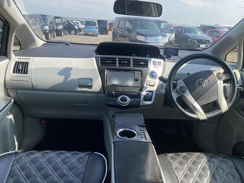 PRIUS ALPHA