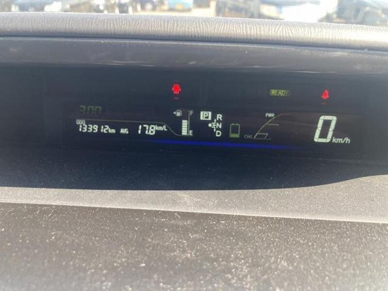 PRIUS ALPHA