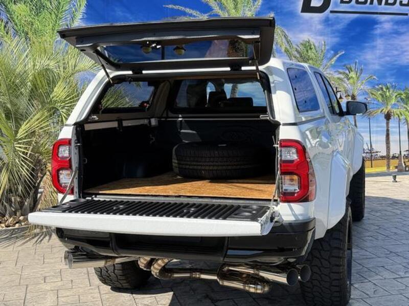 HILUX