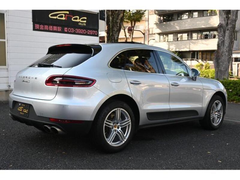 MACAN