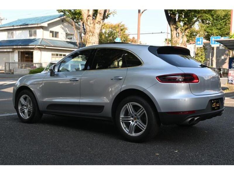 MACAN