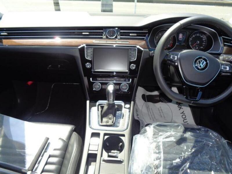 PASSAT VARIANT