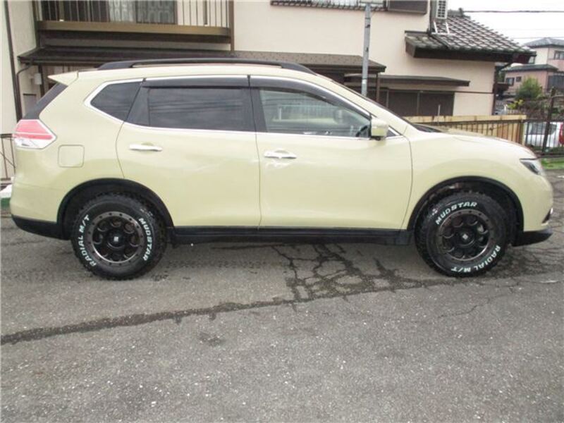 X-TRAIL