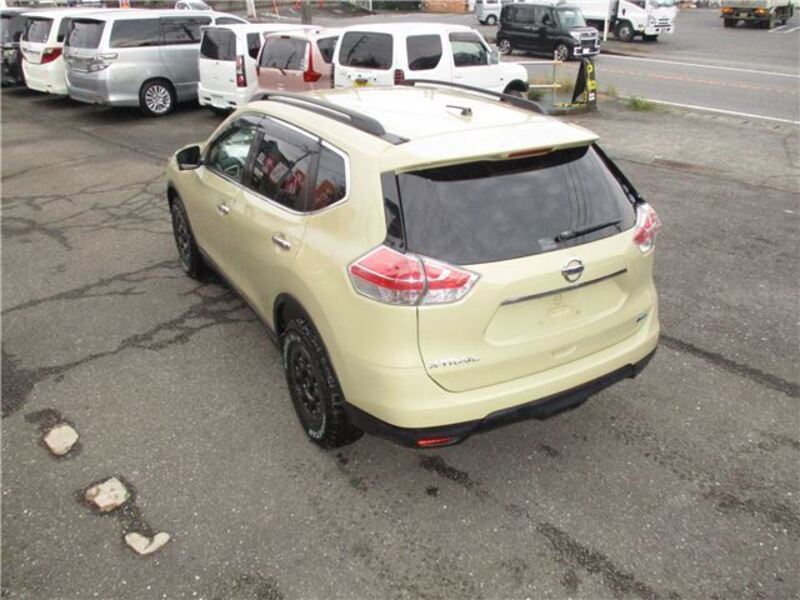 X-TRAIL