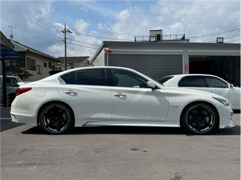 SKYLINE