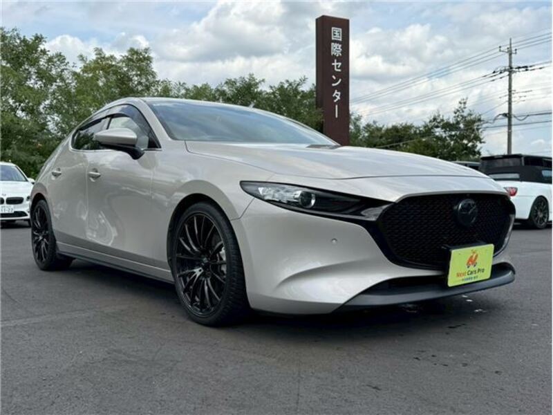 MAZDA3