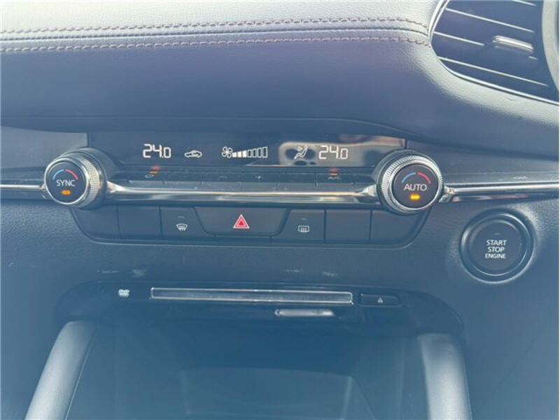 MAZDA3
