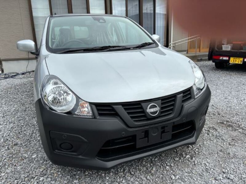 NISSAN AD