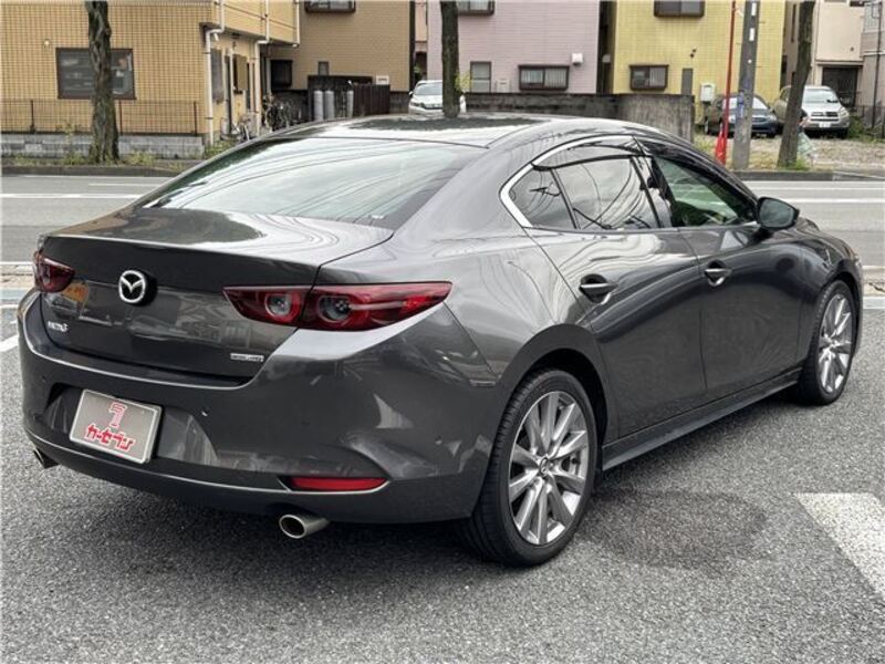MAZDA3