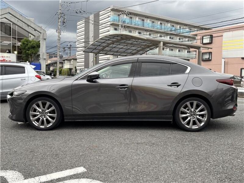 MAZDA3