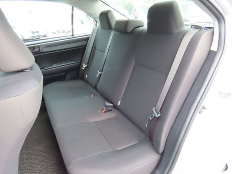COROLLA AXIO