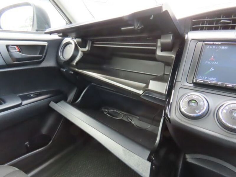 COROLLA AXIO