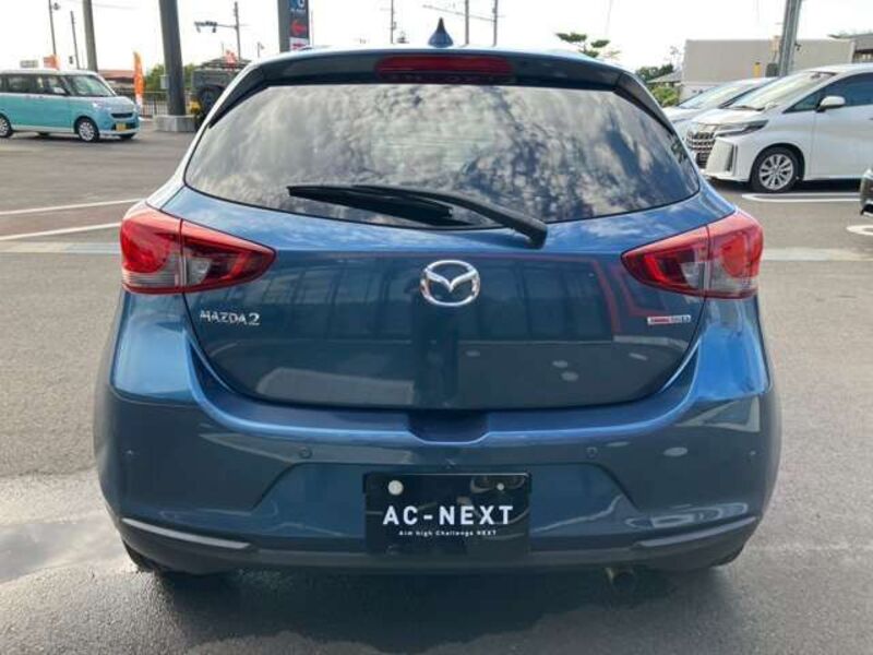 MAZDA2