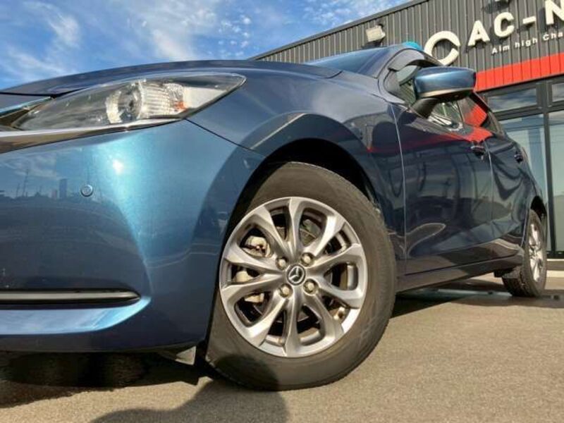 MAZDA2