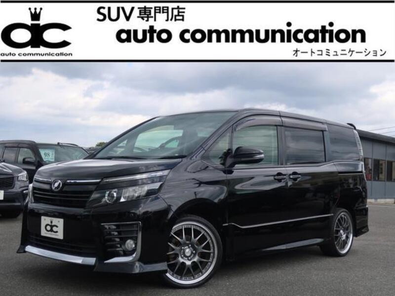 TOYOTA VOXY