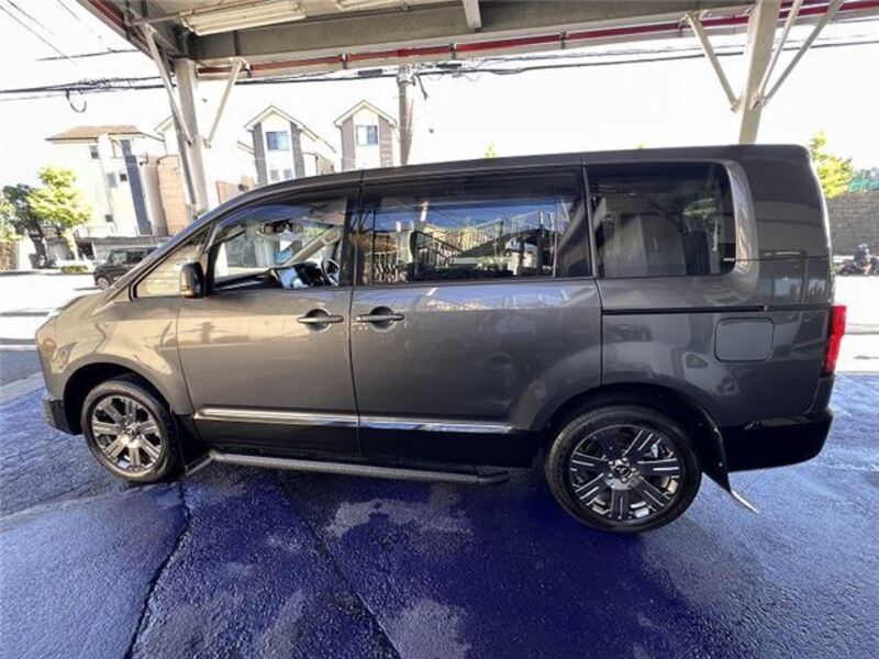 DELICA D5