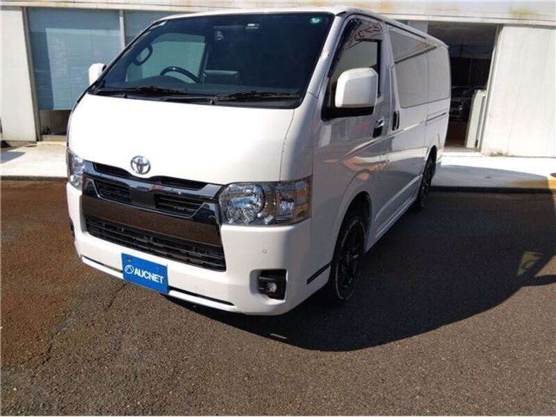 TOYOTA HIACE