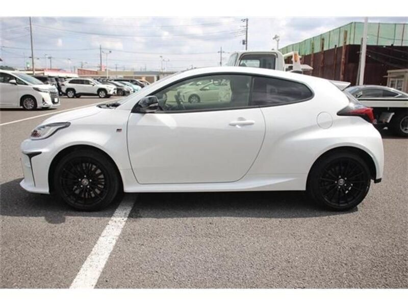 GR YARIS