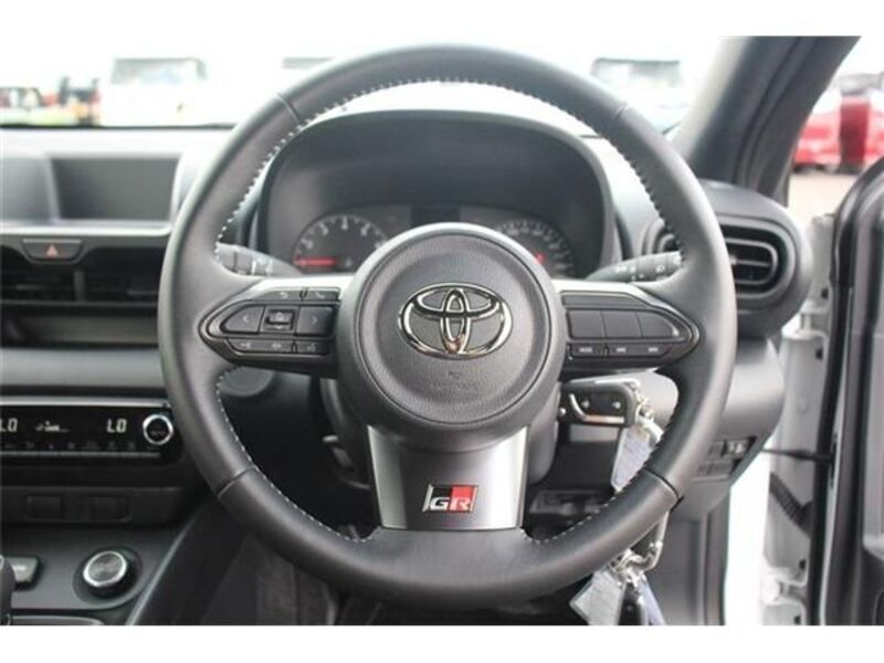 GR YARIS