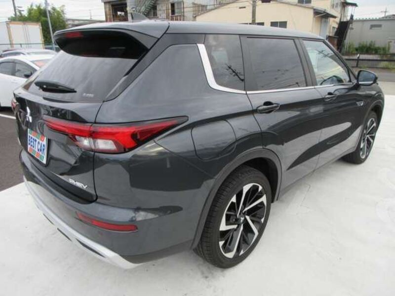OUTLANDER