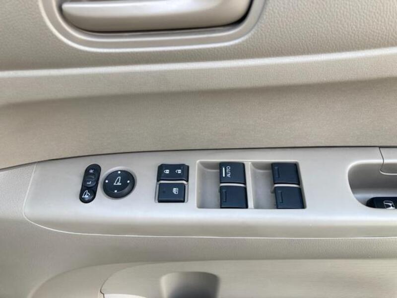 N BOX