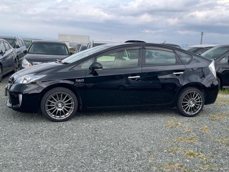 PRIUS PHV