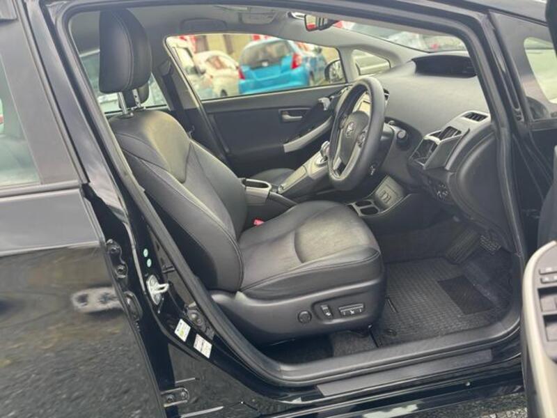 PRIUS PHV