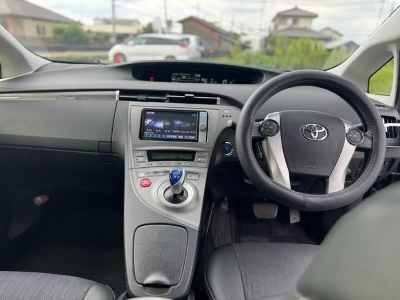 PRIUS PHV