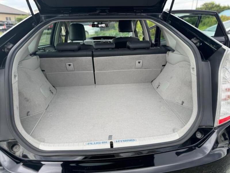 PRIUS PHV