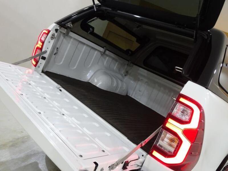 HILUX