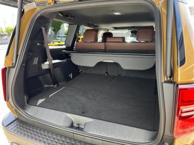 LAND CRUISER 250