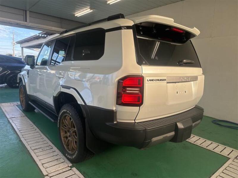 LAND CRUISER 250