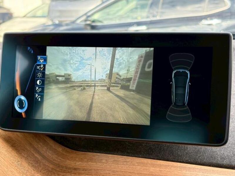 i3