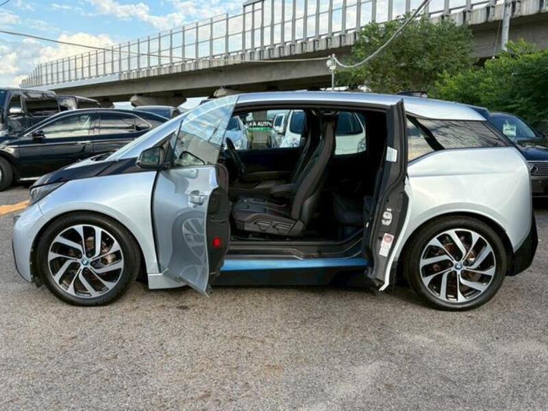 i3