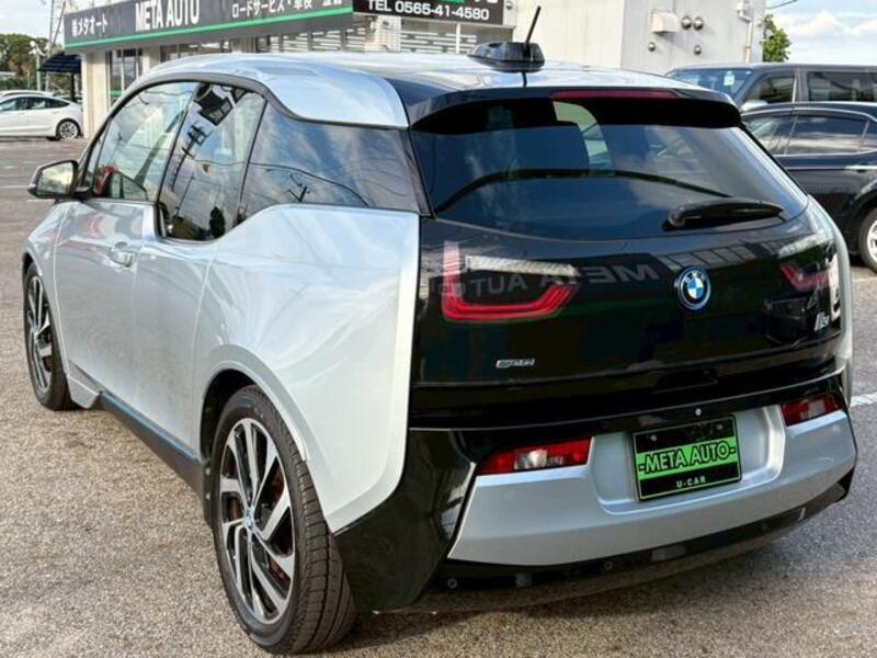 i3