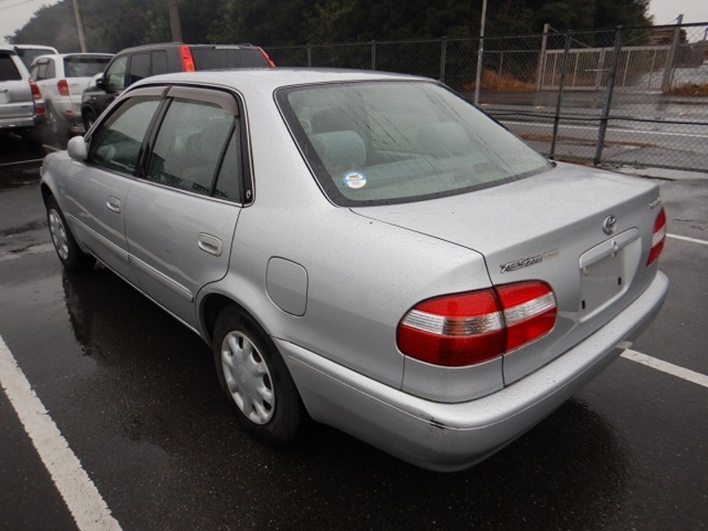 COROLLA SEDAN