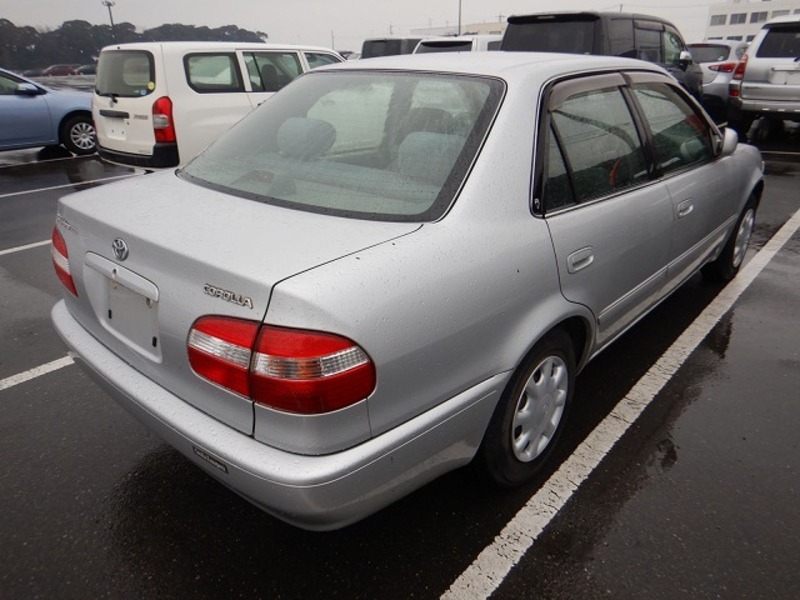 COROLLA SEDAN